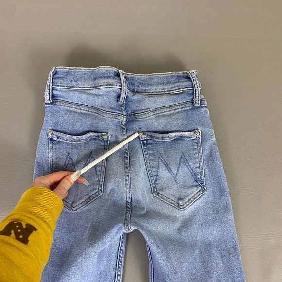 MOTHER High Waisted Rider Skimp Jeans Women's Size 25 Blue Distressed *Flaw Spot - Picture 16 of 16